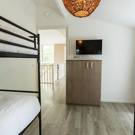 Boshuys 20 Personen Met Jacuzzi En Sauna * Wekerom