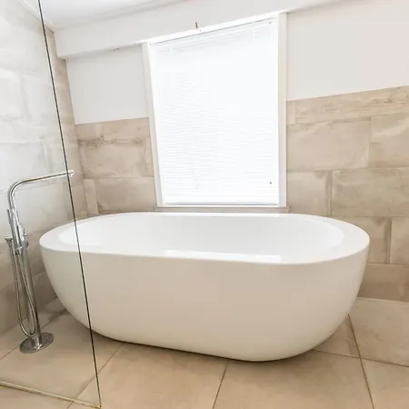 Boshuys 20 Personen Met Jacuzzi En Sauna Wekerom