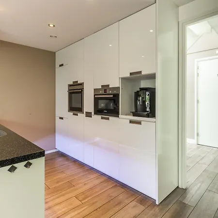 Boshuys 20 Personen Met Jacuzzi En Sauna Wekerom