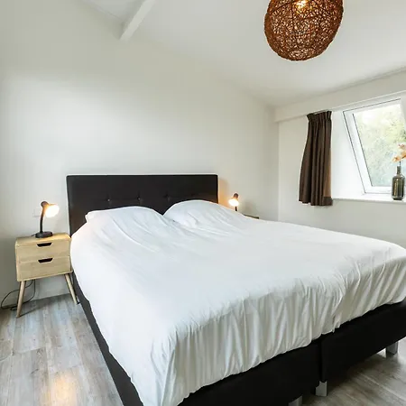 Boshuys 20 Personen Met Jacuzzi En Sauna Wekerom