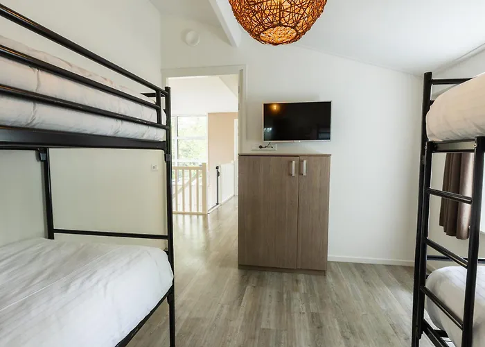 Boshuys 20 Personen Met Jacuzzi En Sauna * Wekerom