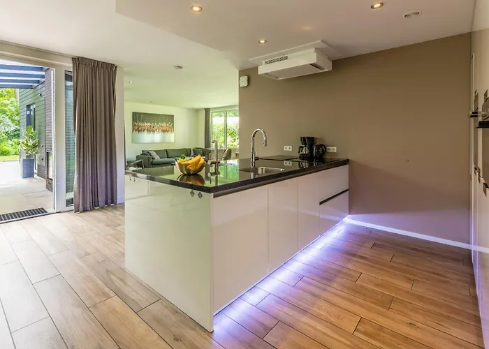 Boshuys 20 Personen Met Jacuzzi En Sauna * Wekerom