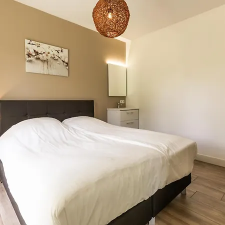 Boshuys 20 Personen Met Jacuzzi En Sauna Holiday home *