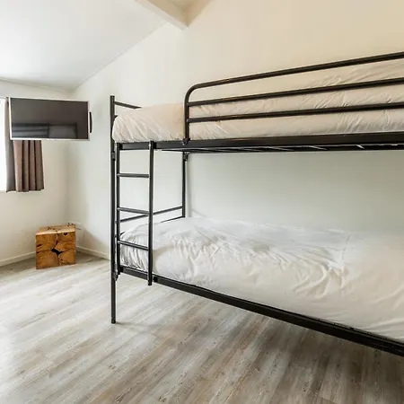 Holiday home Boshuys 20 Personen Met Jacuzzi En Sauna *