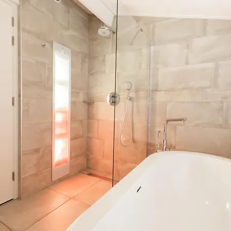 Holiday home Boshuys 20 Personen Met Jacuzzi En Sauna *