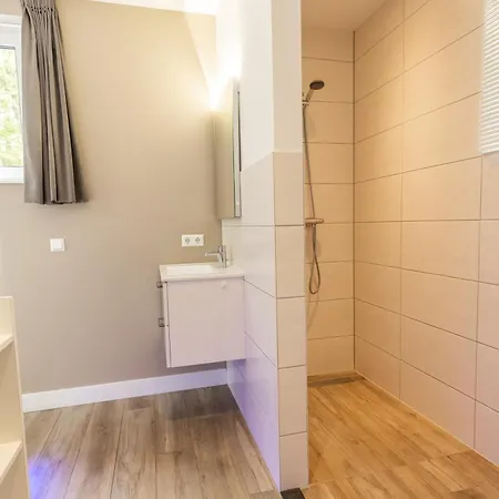 Holiday home Boshuys 20 Personen Met Jacuzzi En Sauna *