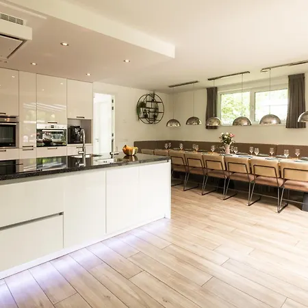 Boshuys 20 Personen Met Jacuzzi En Sauna Holiday home *